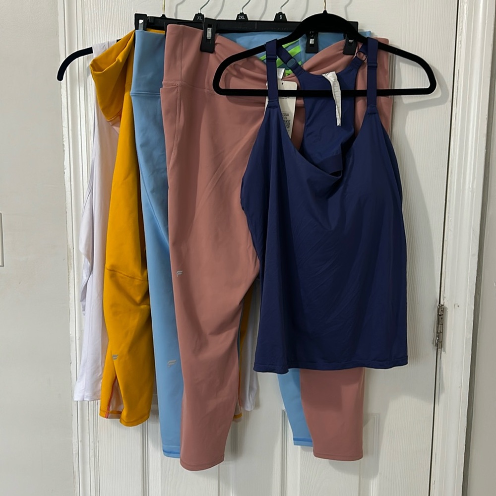 Fabletics 3x bundle leggings tops and sports bras